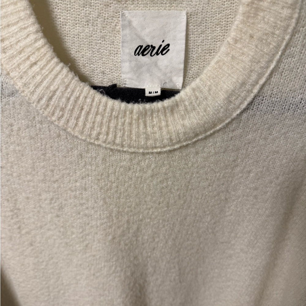 Aerie women’s pullover sweater Size M
Beige - Picture 2 of 2